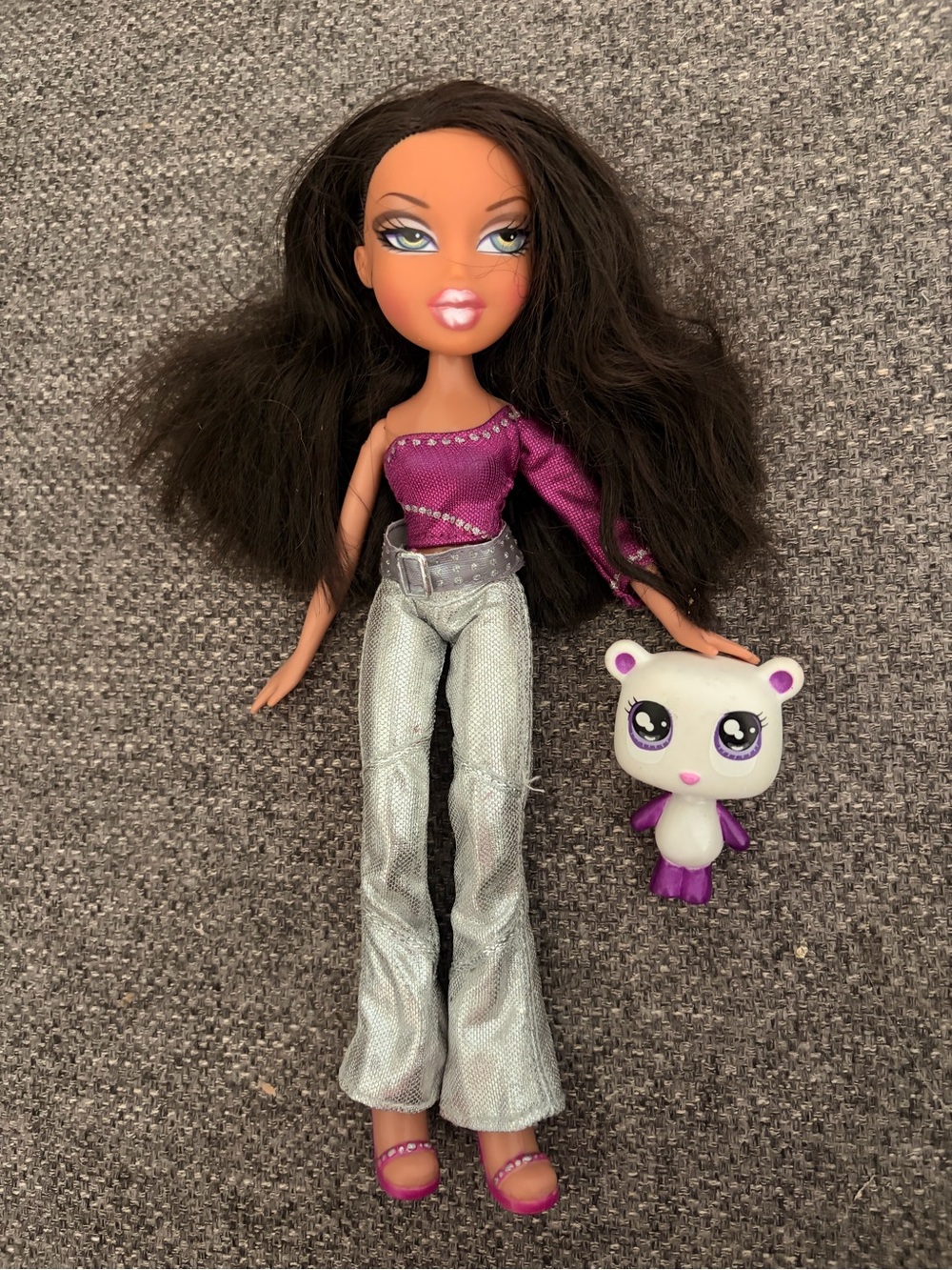 Bratz Be Bratz Yasmin Doll original outfit and her Pet Bear